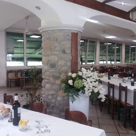 Galliate Mambly B&B Ristorante Pizzeria المظهر الخارجي الصورة