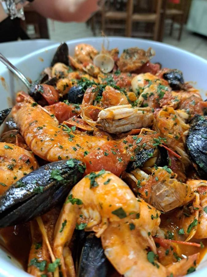 Galliate Mambly B&B Ristorante Pizzeria المظهر الخارجي الصورة