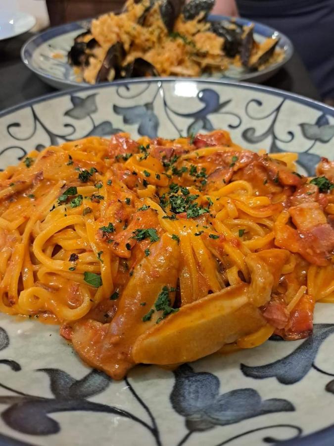 Galliate Mambly B&B Ristorante Pizzeria المظهر الخارجي الصورة
